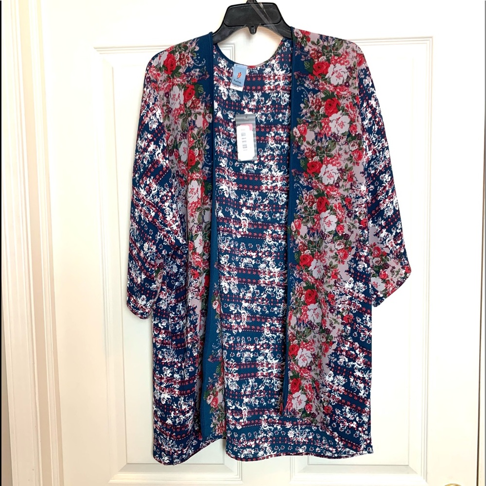 Floral Print Kimono. NWT. Size Medium